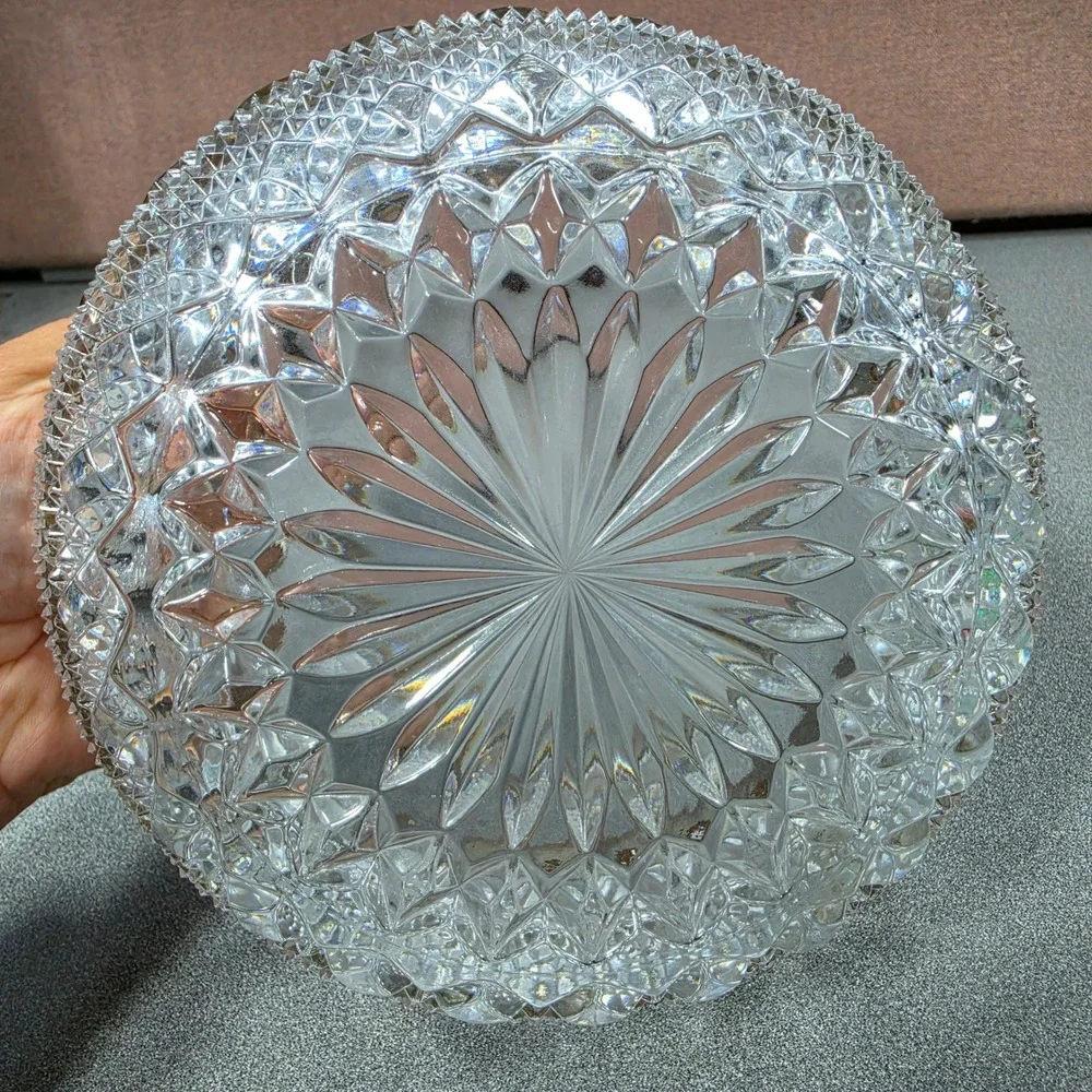 Unbranded elegant cut